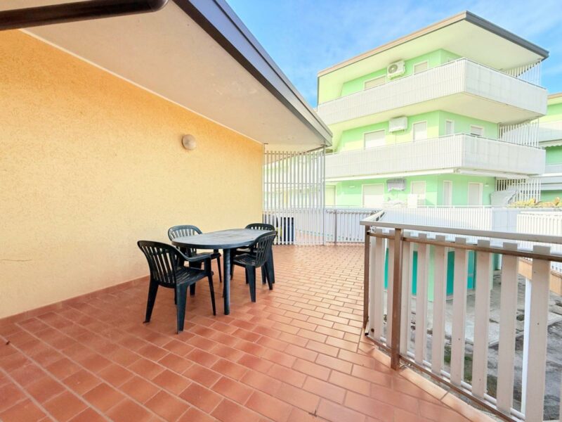 Spazioso monolocale con terrazzo abitabile Bibione
