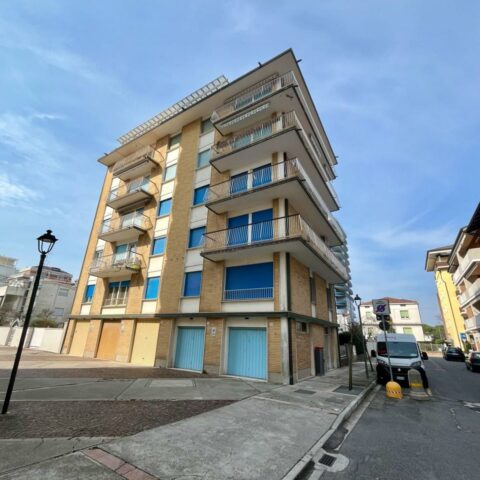 BICAMERE IN CENTRO COMODO AI SERVIZI E ALLA SPIAGGIA Grado