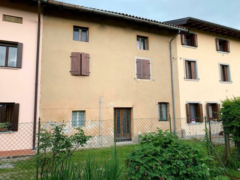 Casa da ristrutturare con scoperto Cividale del Friuli