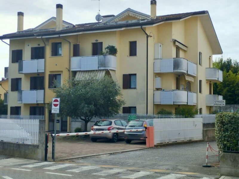 ZONA ARIS: OTTIMO APPARTAMENTO MONOCAMERA CON GIARDINO, CANTINA E GARAGE Monfalcone