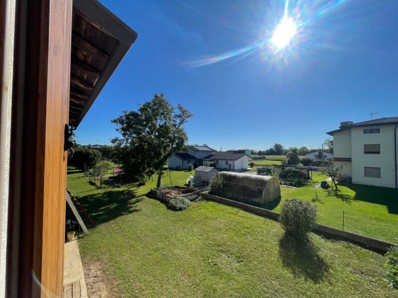 INTERA PROPRIETÀ: ABITAZIONE RURALE FIENILE E TERRENO Campoformido