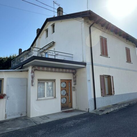 MINIAPPARTAMENTO IN BIFAMILIARE Mossa