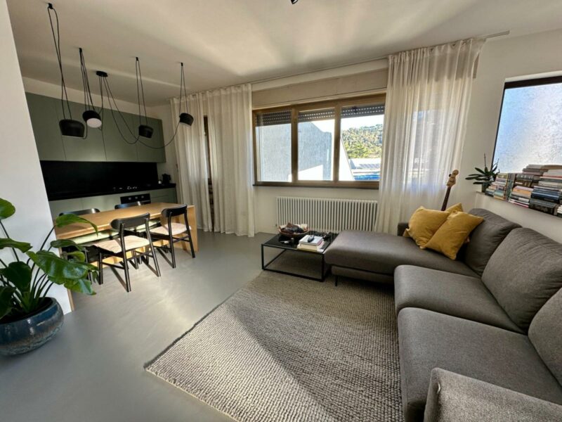 APPARTAMENTO RISTRUTTURATO CON GARAGE, P. AUTO E GIARDINETTO/ORTO Cormons