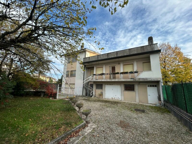 VALIDO INVESTIMENTO! FABBRICATO INDIPENDENTE CON SCOPERTO DA RIQUALIFICARE Codroipo