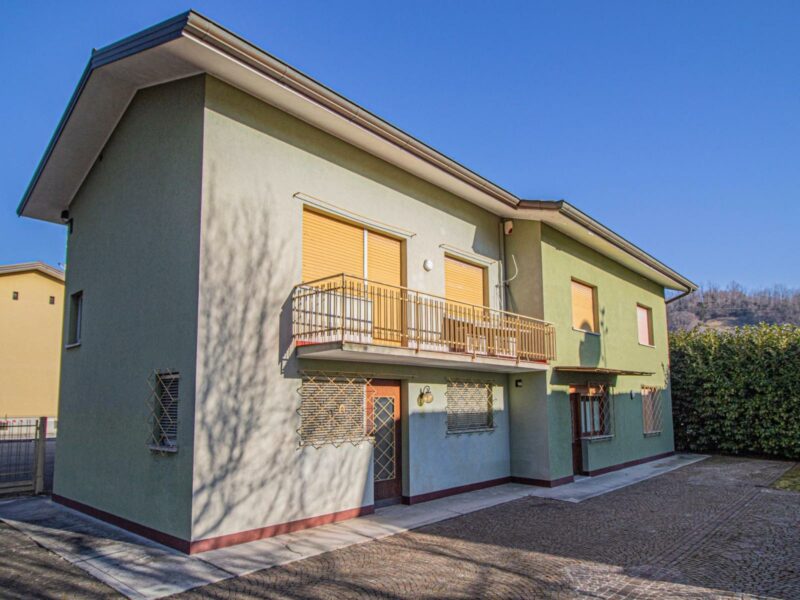 FABBRICATO INDIPENDENTE CON TERRENO DI PERTINENZA Tarcento