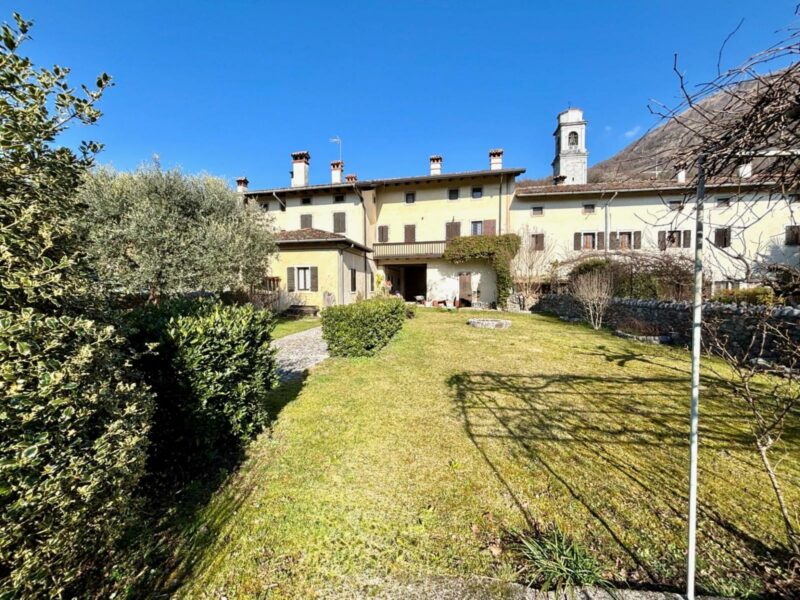 RINNOVATA CASA DI CORTE: spazio e verde privato! Travesio