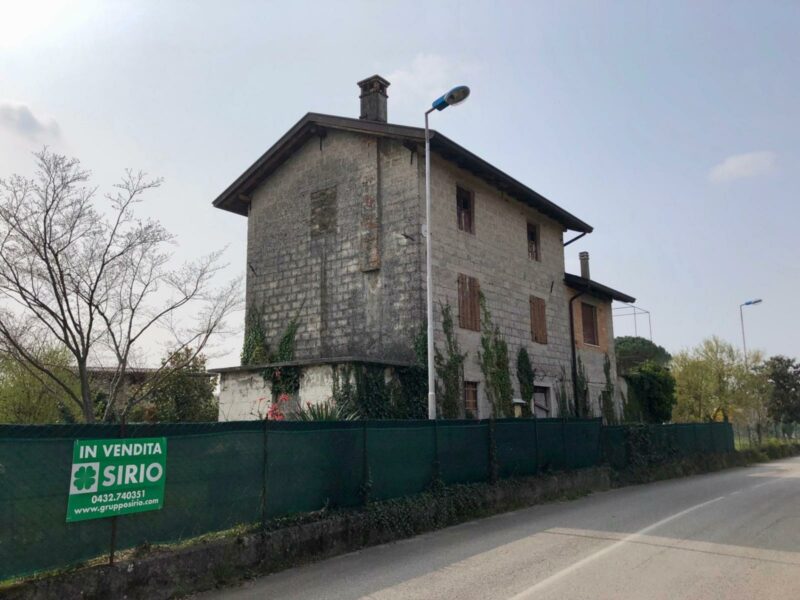 CASA INDIPENDENTE CON AMPIO GIARDINO Trivignano Udinese