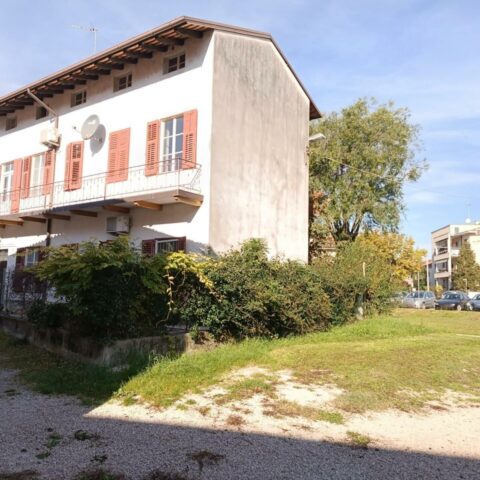 LUMINOSA CASA SINGOLA CON GIARDINO Gorizia