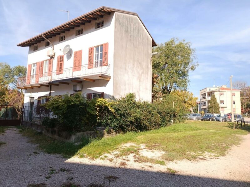 LUMINOSA CASA SINGOLA CON GIARDINO Gorizia