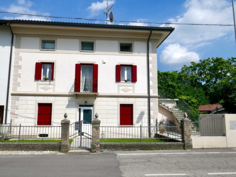 elegante bicamere semiarredato a Istrago Spilimbergo