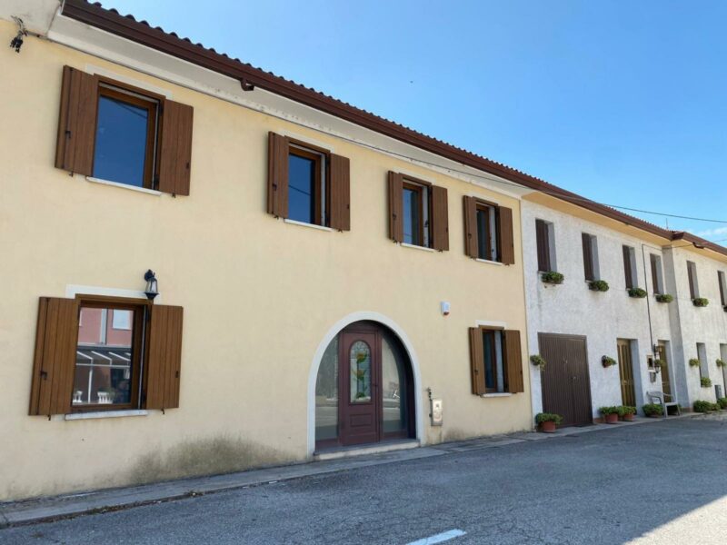 AMPIA CASA RISTRUTTURATA, IDEALE ANCHE PER INVESTIMENTO San Giorgio di Nogaro