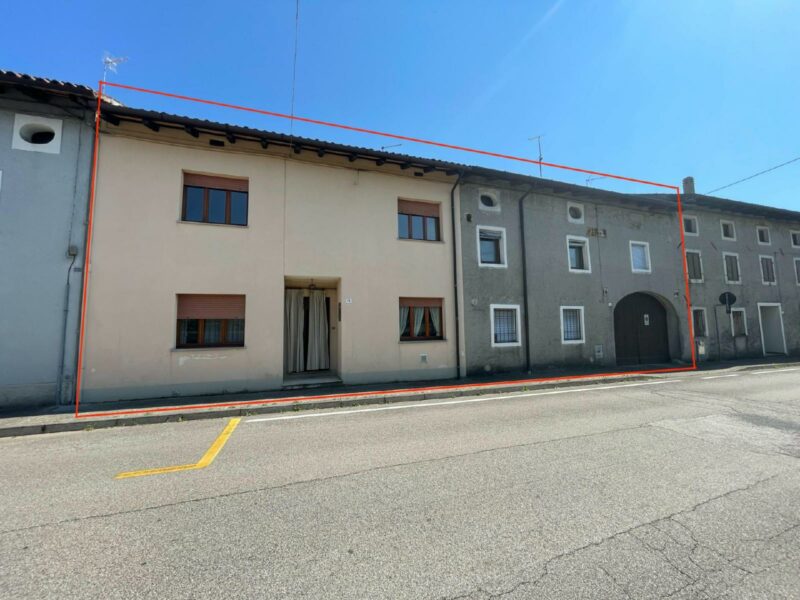 RUSCLETTO: AMPIO COMPLESSO IMMOBILIARE CON DUE ABITAZIONI E OLTRE 3.000 MQ DI TERRENO San Vito di Fagagna