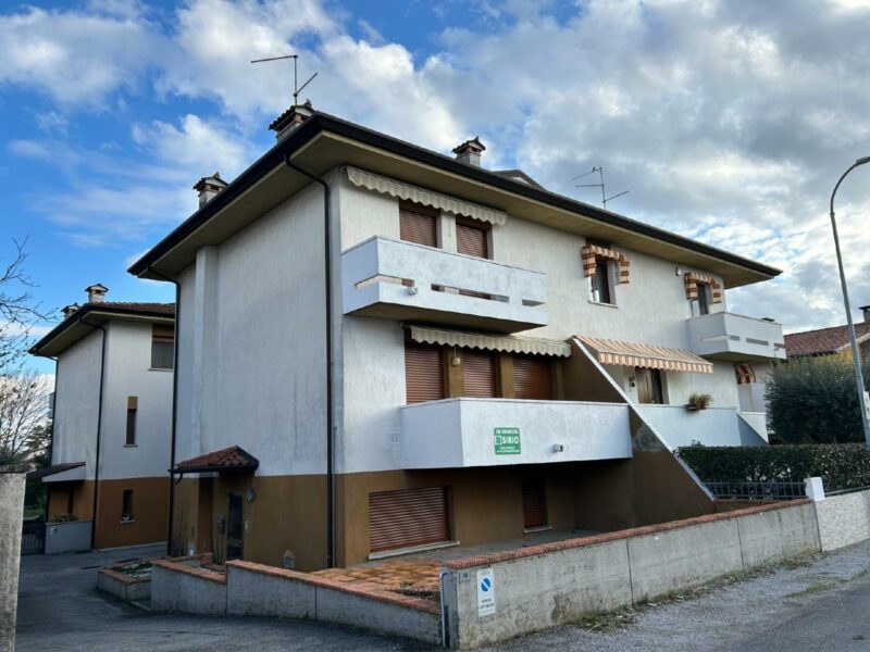 VILLASCHIERA TRICAMERE CON SCOPERTO DI PROPRIETà! Codroipo