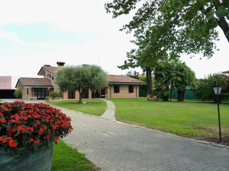 Villa da sogno con parco Casarsa della Delizia