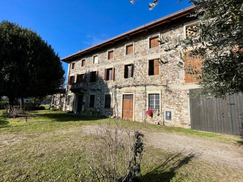 CASA INDIPENDENTE TIPICA FRIULANA CON AMPIO TERRENO AGRICOLO San Vito di Fagagna