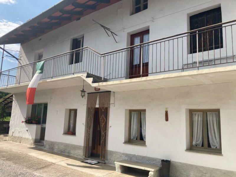 CASA FRIULANA IN CORTE CON SCOPERTO – COMPLETAMENTE DA RISTRUTTURARE Tavagnacco