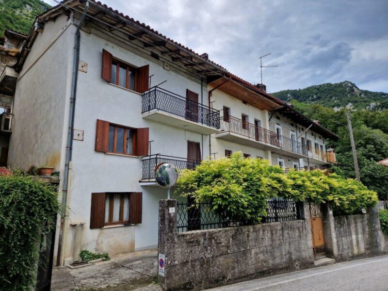 Casa in linea con orto Forgaria nel Friuli