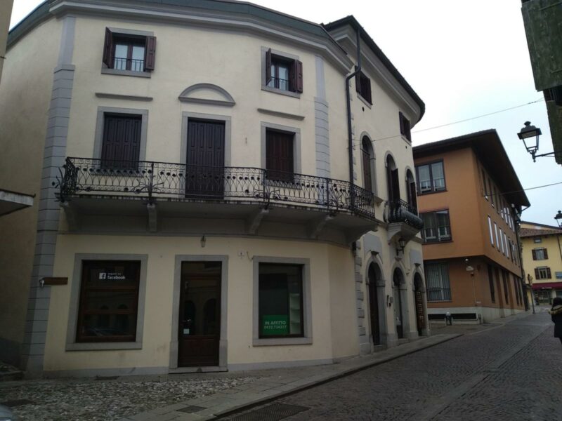 negozio ufficio centralissimo Cividale del Friuli