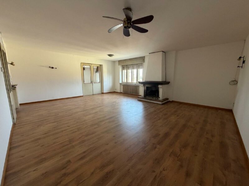 AAMPIO APPARTAMENTO 235 MQ DA RINNOVARE – GRANDE POTENZIALE! Campoformido