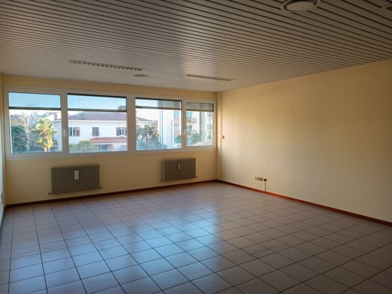 UFFICIO DALLE AMPIE METRATURE IN ZONA CENTRALE Gorizia