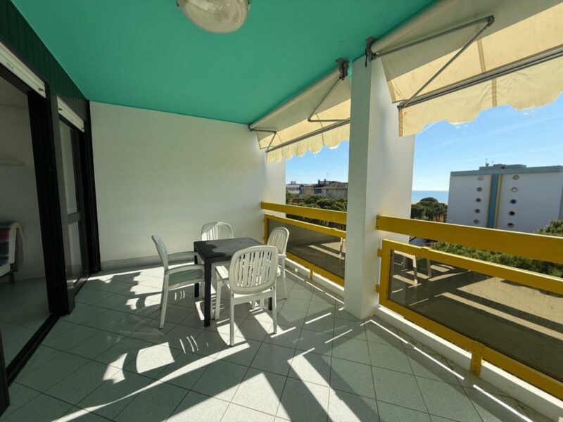 Monocamera con terrazzo vista mare a 50 m dalla spiaggia Bibione