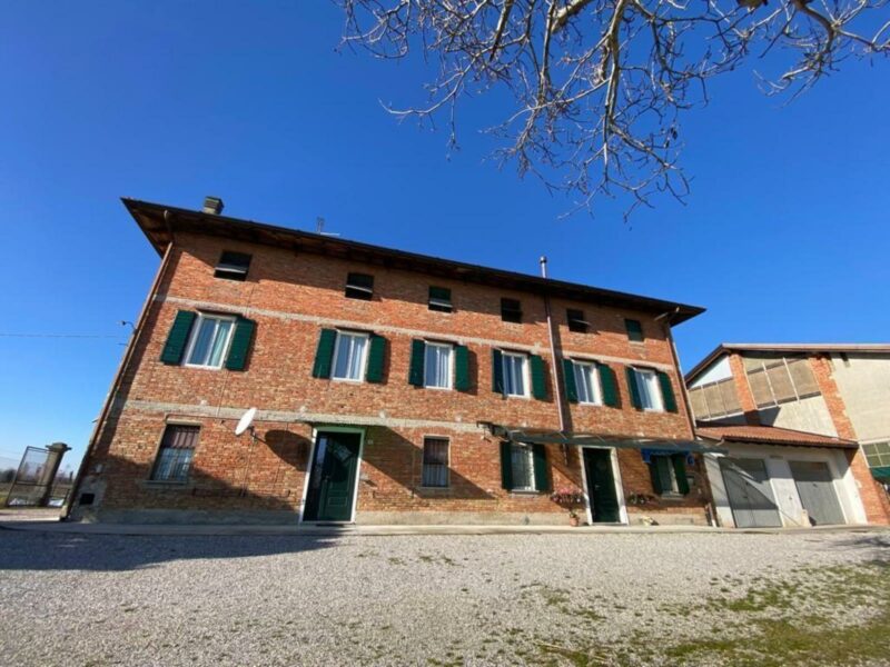 Ampia casa indipendente con giardino Cervignano del Friuli