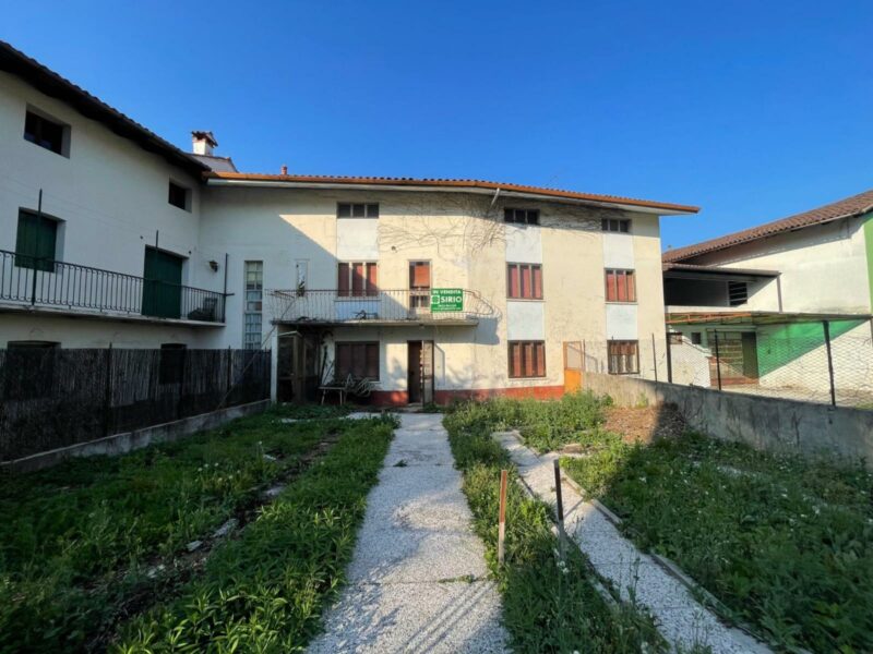 SPAZIOSA CASA IN LINEA DA RISTRUTTURARE CON GIARDINO E TERRAZZO COPERTO VICINANZE CENTRO San Daniele del Friuli