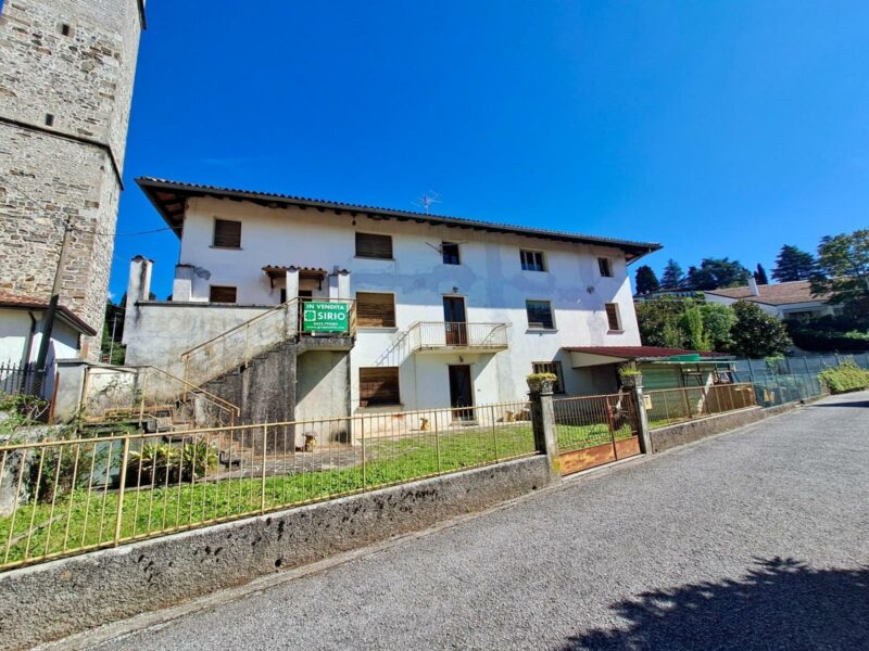 CASA INDIPENDENTE – DUE UNITA’ ABITATIVE – DA RISTRUTTURARE CON GIARDINO FR. SEGNACCO Tarcento