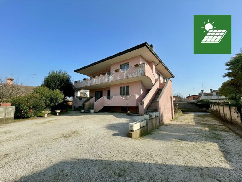 Ampio appartamento tricamere con fotovoltaico, garage e cantina Palazzolo dello Stella