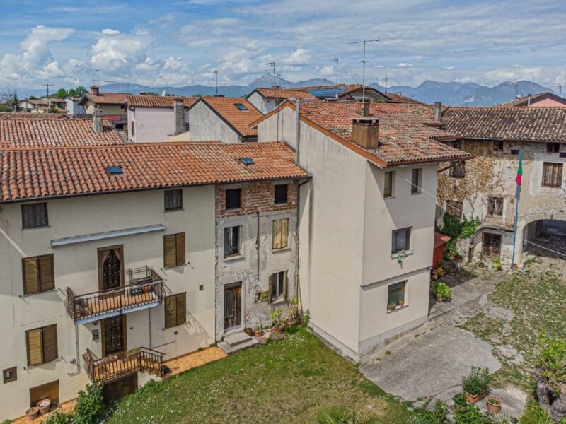 CASA IN LINEA DA RISTRUTTURARE FR. ZEGLIANUTTO Treppo Grande