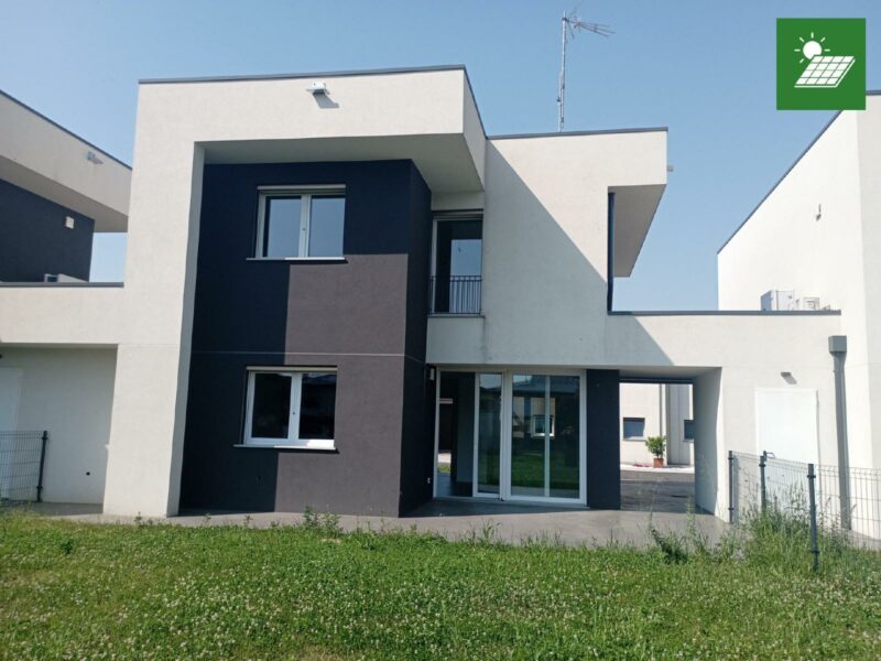 NUOVA VILLA IN CENTRO: INDIPENDENTE E TECH! Mortegliano