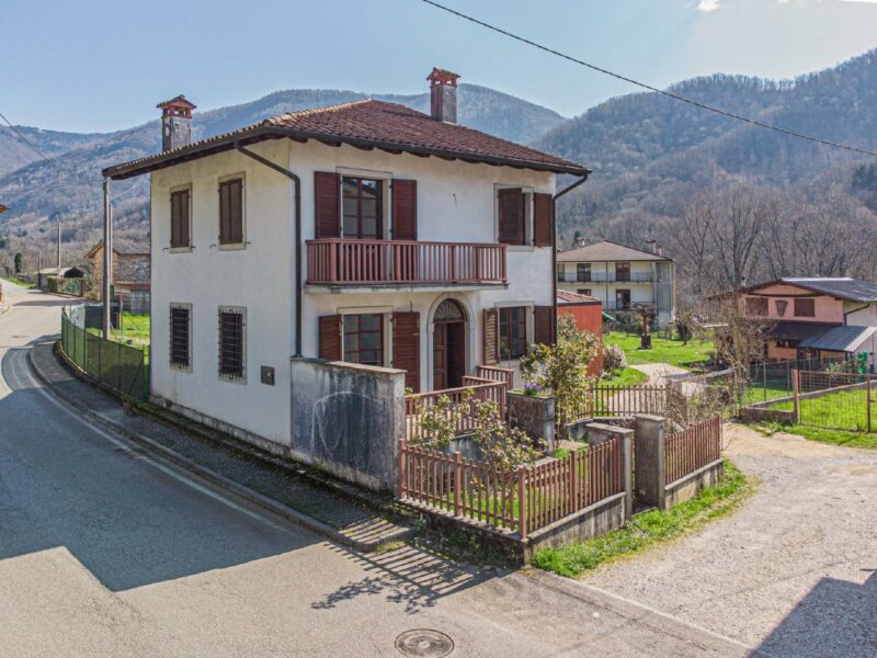 CASA INDIPENDENTE BICAMERE BISERVIZI CON GIARDINO FR. CERGNEU INFERIORE Nimis