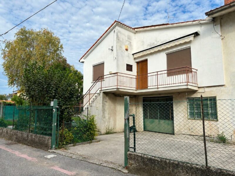 STARANZANO!!! SPAZIOSO APPARTAMENTO DOTATO DI IMPIANTO FOTOVOLTAICO CON INGRESSO INDIPENDENTE E … Staranzano