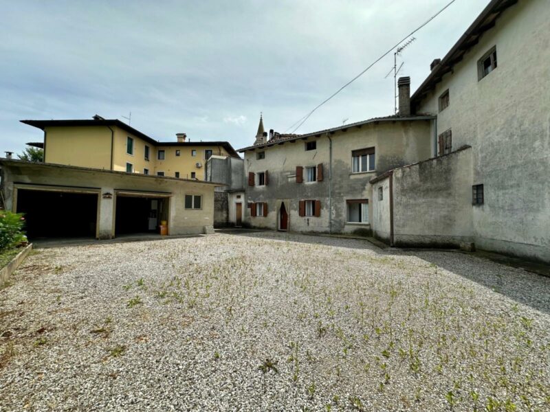 Bolzano casa bicamere da rimodernare San Giovanni al Natisone