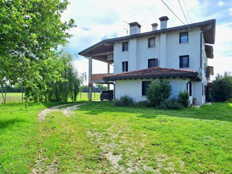 CASA INDIPENDENTE CON DUE UNITA’ Valvasone Arzene