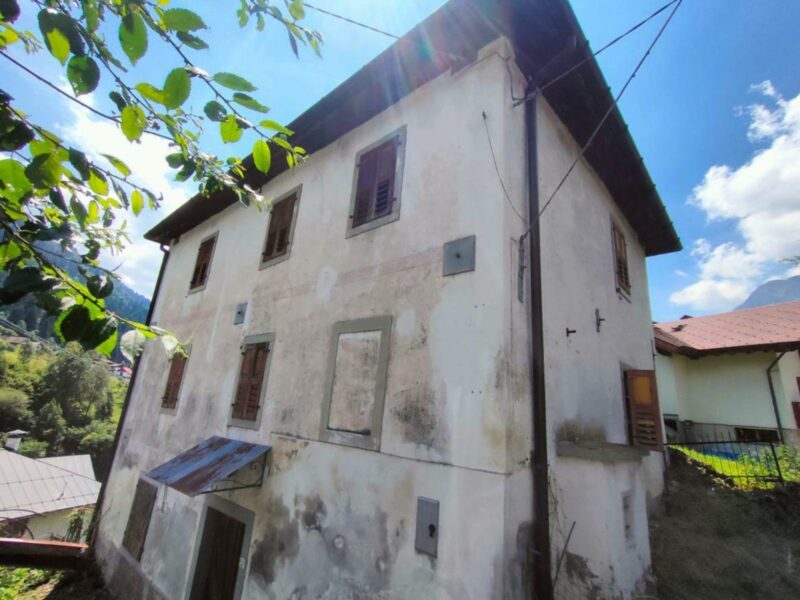 CASA INDIPENDENTE DA RISTRUTTURARE CON VISTA MERAVIGLIOSA Paularo