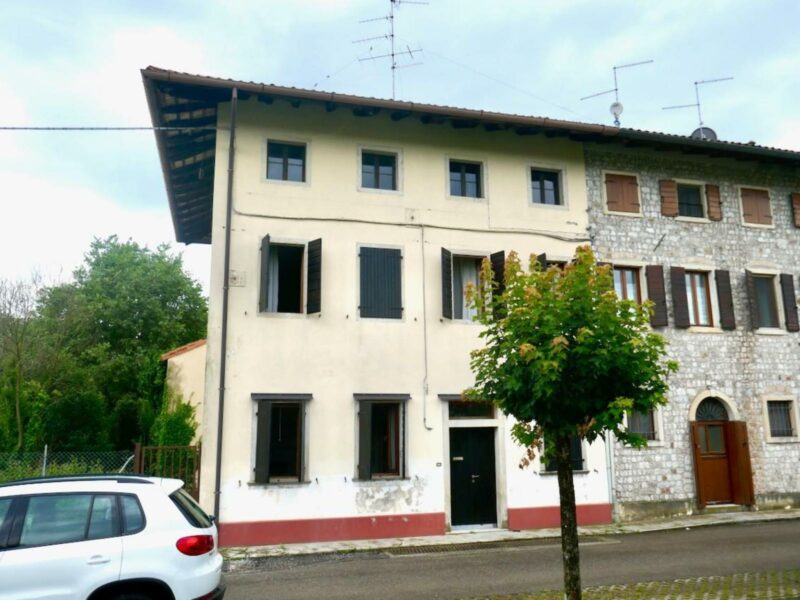 CASA BICAMERE CON GIARDINO Vivaro