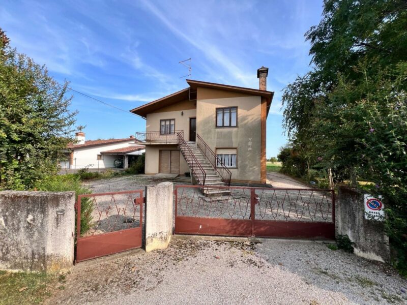 AMPIA CASA INDIPENDENTE CON GIARDINO E GARAGE DOPPIO San Giorgio di Nogaro