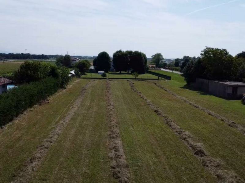 LOTTO DI TERRENO EDIFICABILE DALLE AMPIE DIMENSIONI ZONA CENTRO Dignano