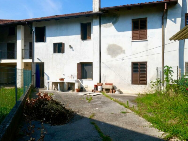 Casa in linea bicamere con giardino Spilimbergo