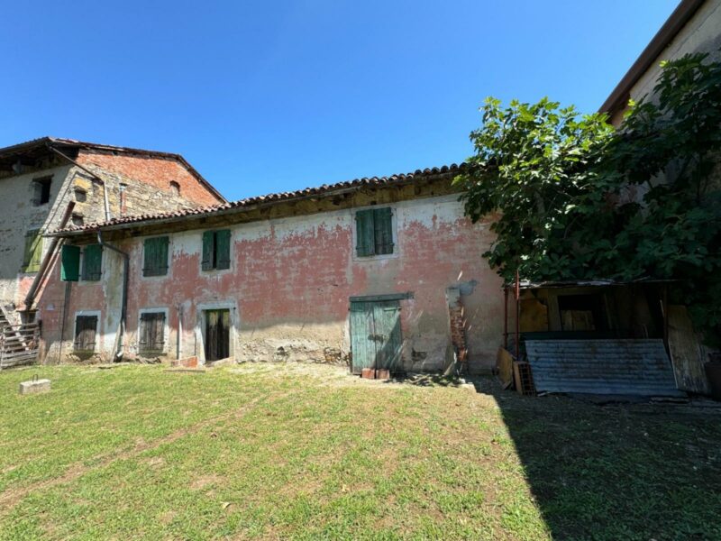 CASA IN LINEA DA FAR RINASCERE Corno di Rosazzo