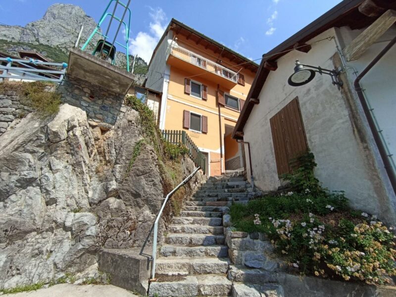 PANORAMICA CASA DI TESTA A DUE PASSI DALL’ AUSTRIA FR. TIMAU Paluzza