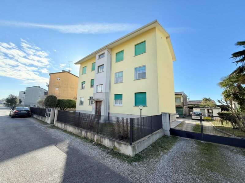 APPARTAMENTO BICAMERE CON TERRAZZO E GIARDINO Latisana