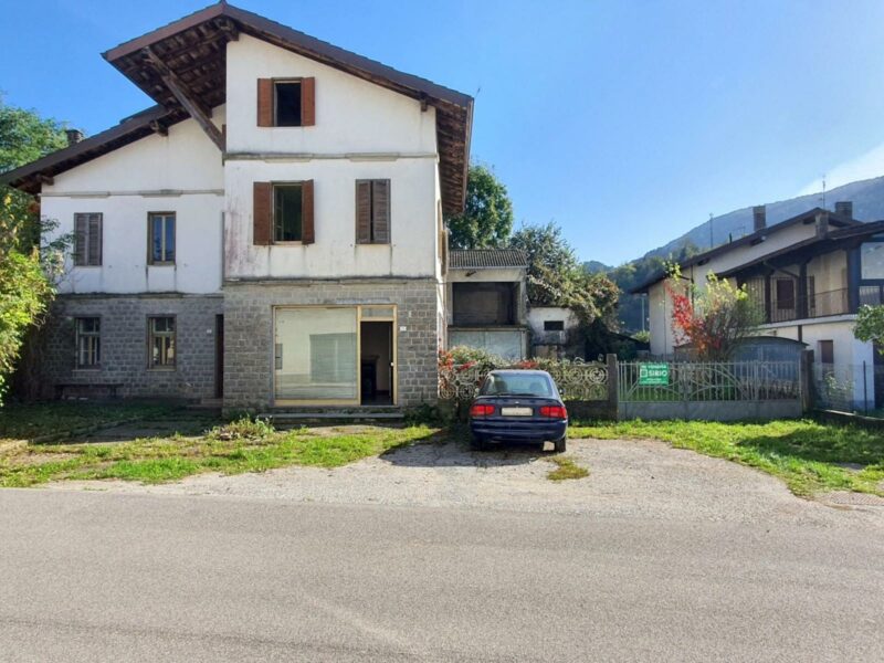 CASA INDIPENDENTE  DA RISTRUTTURARE CON GIARDINO E PERTINENZE FR. INVILLINO Villa Santina