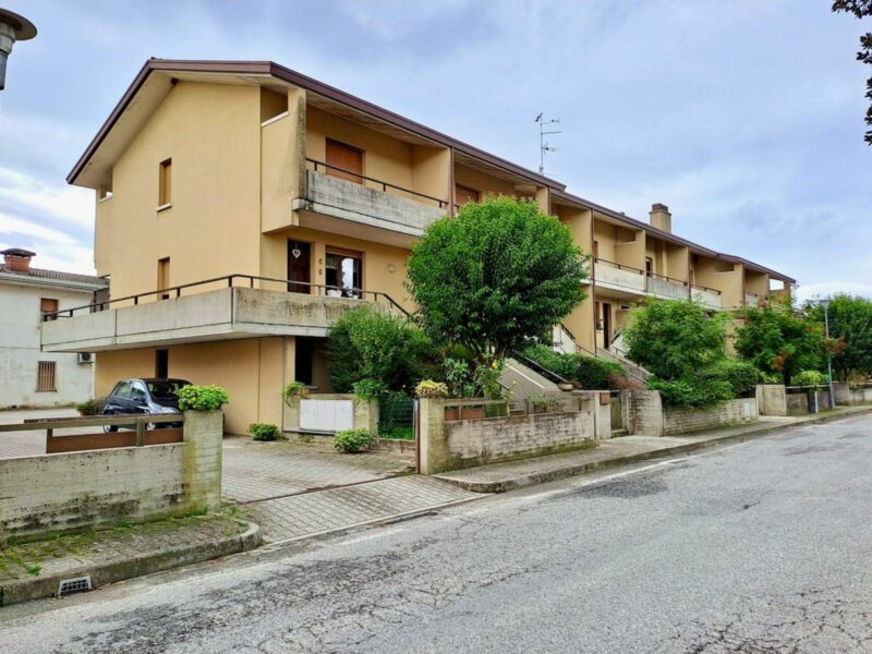 VILLASCHIERA BICAMERE CON GIARDINO – GIà AFFITTATA Portogruaro