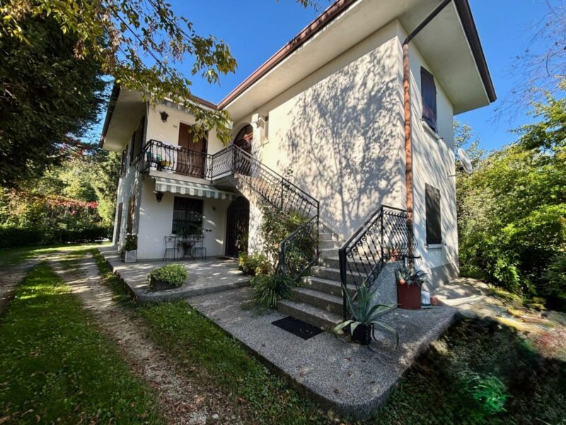 APPARTAMENTO BICAMERE: INGRESSO AUTONOMO E AMPIO SCOPERTO Castelnovo del Friuli