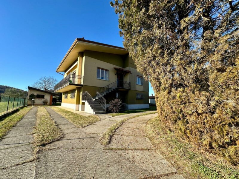 VILLINO INDIPENDENTE CON TRE CAMERE DA LETTO, GIARDINO E MOLTO ALTRO! Cormons