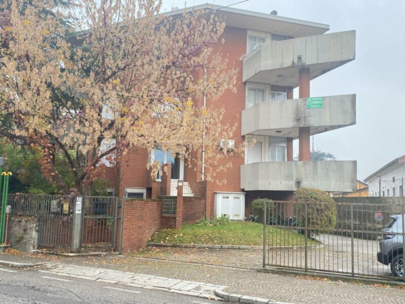 AMPIO E SOLEGGIATO APPARTAMENTO BICAMERE DI 95 MQ + GARAGE Udine