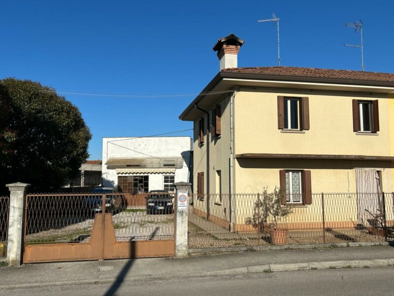 CASA IN BIFAMILIARE Gonars