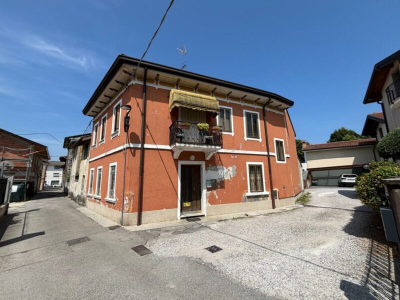 CASA INDIPENDENETE CON GIARDINO IN PIENO CENTRO San Giorgio di Nogaro